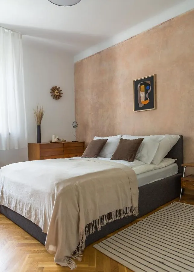 Modernist Suite In The Old Town Warszawa Apartament